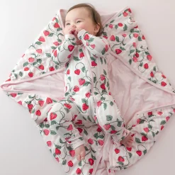Baby Blanket in Strawberry Fields 1.0