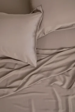 Bamboo Sateen Pillowcase Set in Truffle