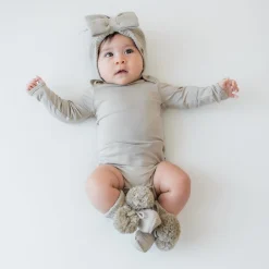 Chunky Knit Bow Headband in Almond