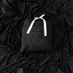 Fitted Sheet with Pillowcases in Midnight