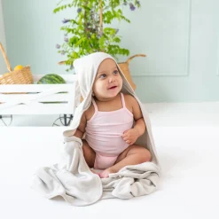 Hooded Bath Towel in Oat