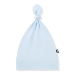 Knotted Cap in Breeze
