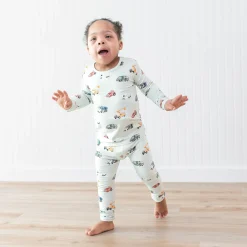Long Sleeve Pajamas in City Vehicles