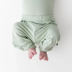 Pant in Basil