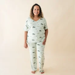 Women's Relaxed Fit V-Neck in Fishing