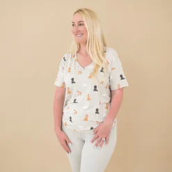 Women’s Relaxed Fit V-Neck in Fluffy Dog