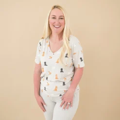Women’s Relaxed Fit V-Neck in Fluffy Dog